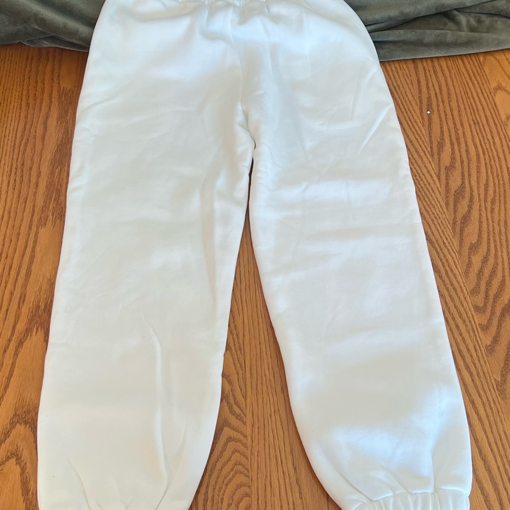 Comfrt Large Cloud Zip Hoodie & Large Sweatpants in White Snow - Picture 15 of 16